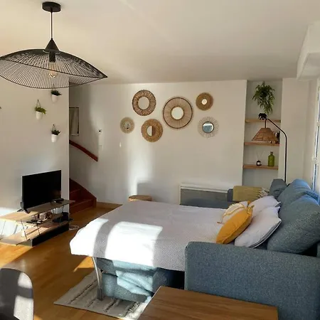아파트 Duplex Avec Terrasse Face A La Cathedrale 바이외